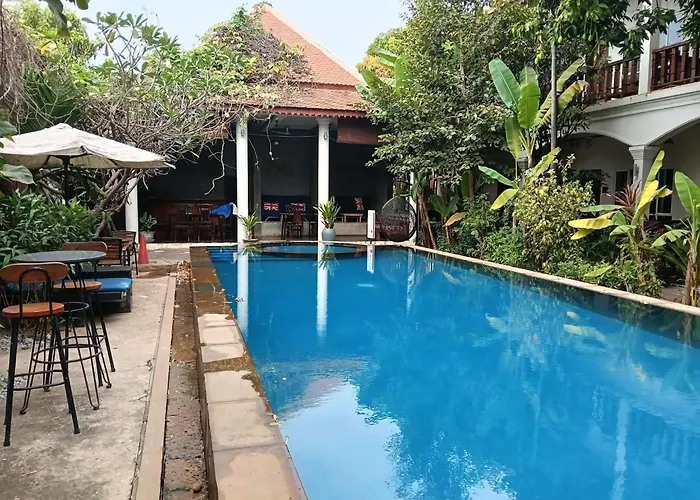 Lika's Family & Pool Hotel *